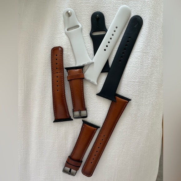Apple Watch 42 mm Series 3 with 5 bands - Picture 3 of 4